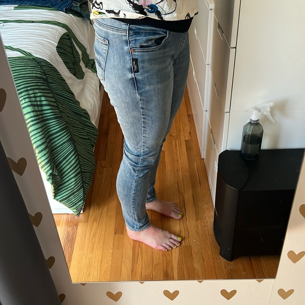 Silver Avery Maternity Jeans- light wash - size 26